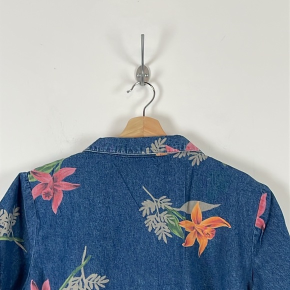 Susan Graver Denim Button Down Floral Short Sleeve Blouse Womens L 1 Pocket - Picture 6 of 8